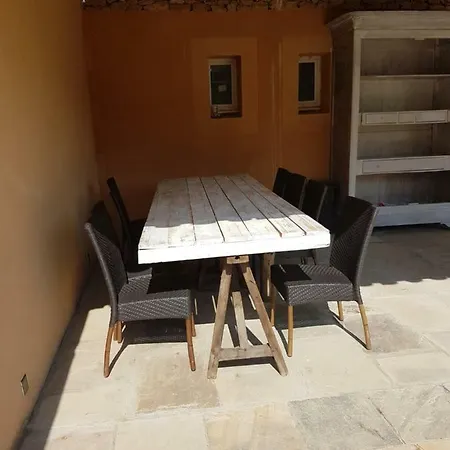 Les Oliviers Feriehus *